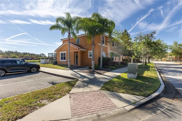 561 Las Fuentes Drive, KISSIMMEE