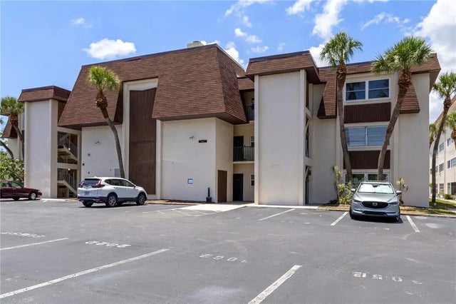 6370 1st Street N 202, ST PETERSBURG