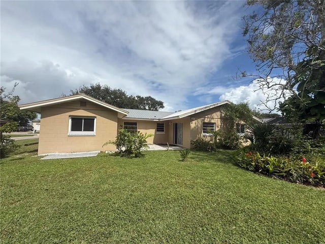 72 Cunningham Drive, NEW SMYRNA BEACH