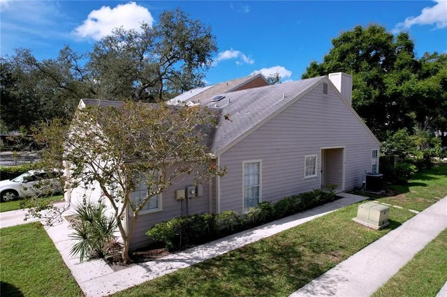 9476 Forest Hills Place, TAMPA