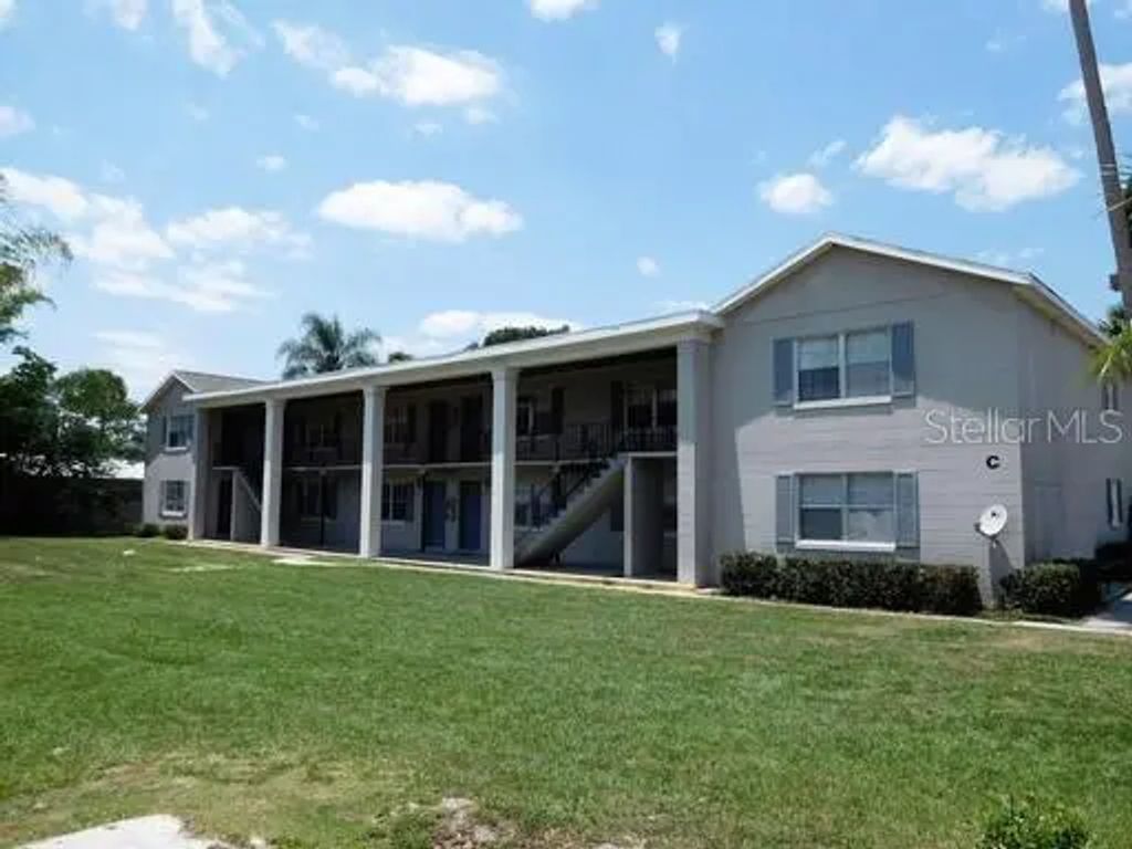302 S Spring Garden Avenue C11, DELAND