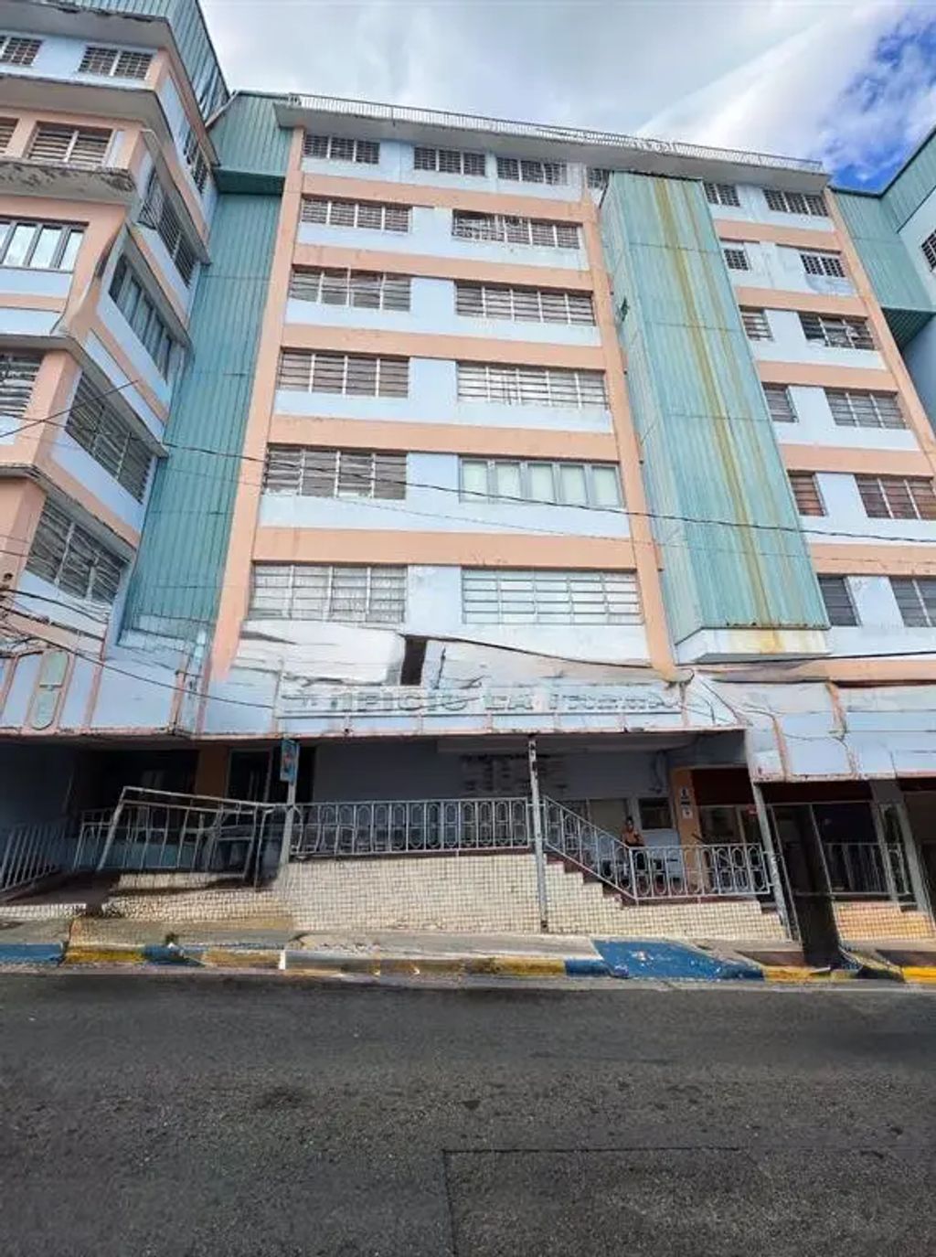 Edificio La Palma Calle Peral #1922, MAYAGUEZ