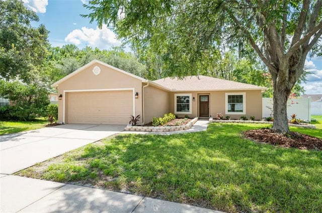 29108 Crossland Drive, WESLEY CHAPEL