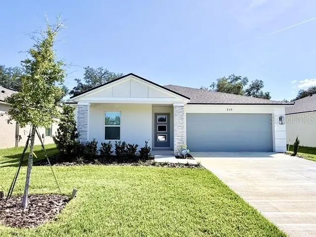 219 Skyfield Court, LADY LAKE