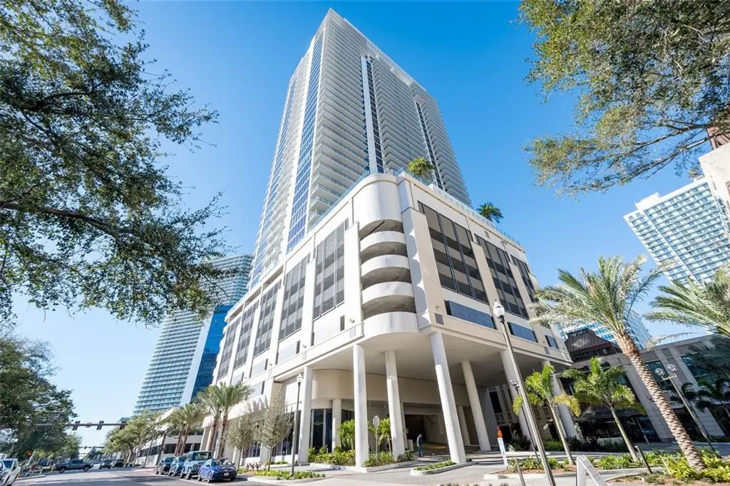 275 1st Avenue South 2208, ST. PETERSBURG