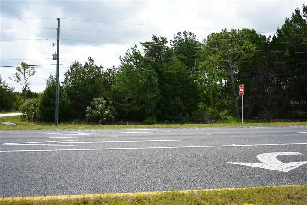 18284 Commercial Way, WEEKI WACHEE