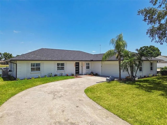 3913 Fontainebleau Drive, TAMPA