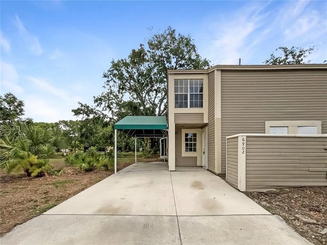 6902 Lakeview Court, TAMPA
