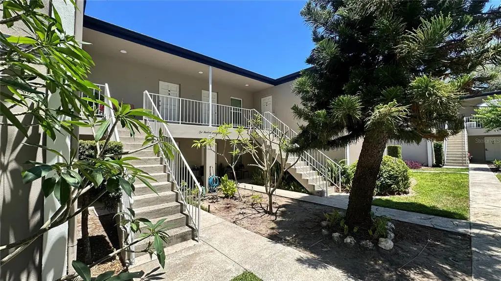 165 Picardy Villa Circle 202, BRANDON