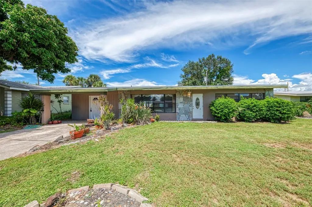 2203 La Salle Street, SARASOTA