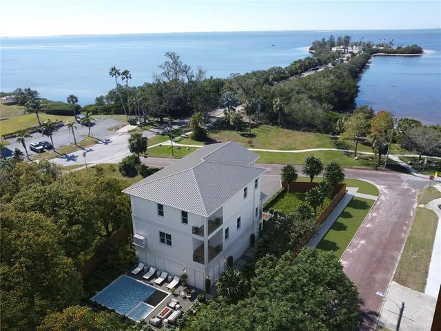 96 Shore Drive, TARPON SPRINGS