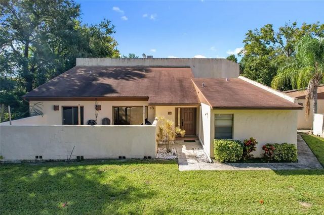 1880 N Crystal Lake Drive 12, LAKELAND