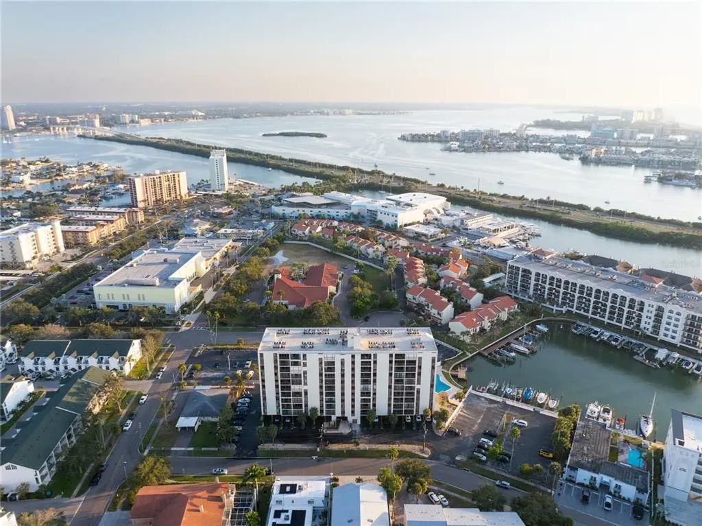 255 Dolphin Point 414, CLEARWATER BEACH