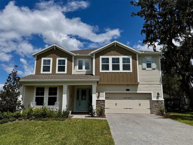 124 Lake Drive, OVIEDO