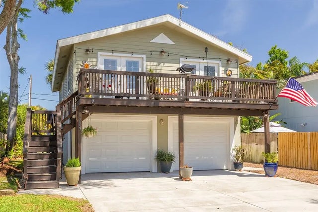 224 Ontario Avenue, CRYSTAL BEACH