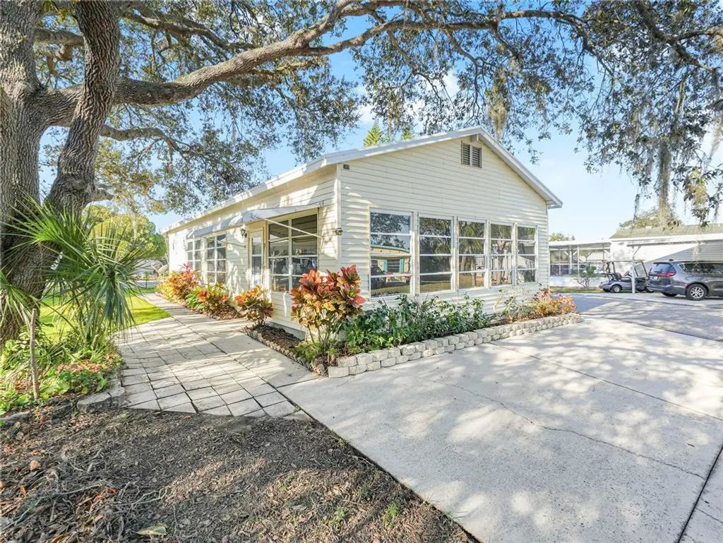 27 Saddlebag Trail S, LAKE WALES