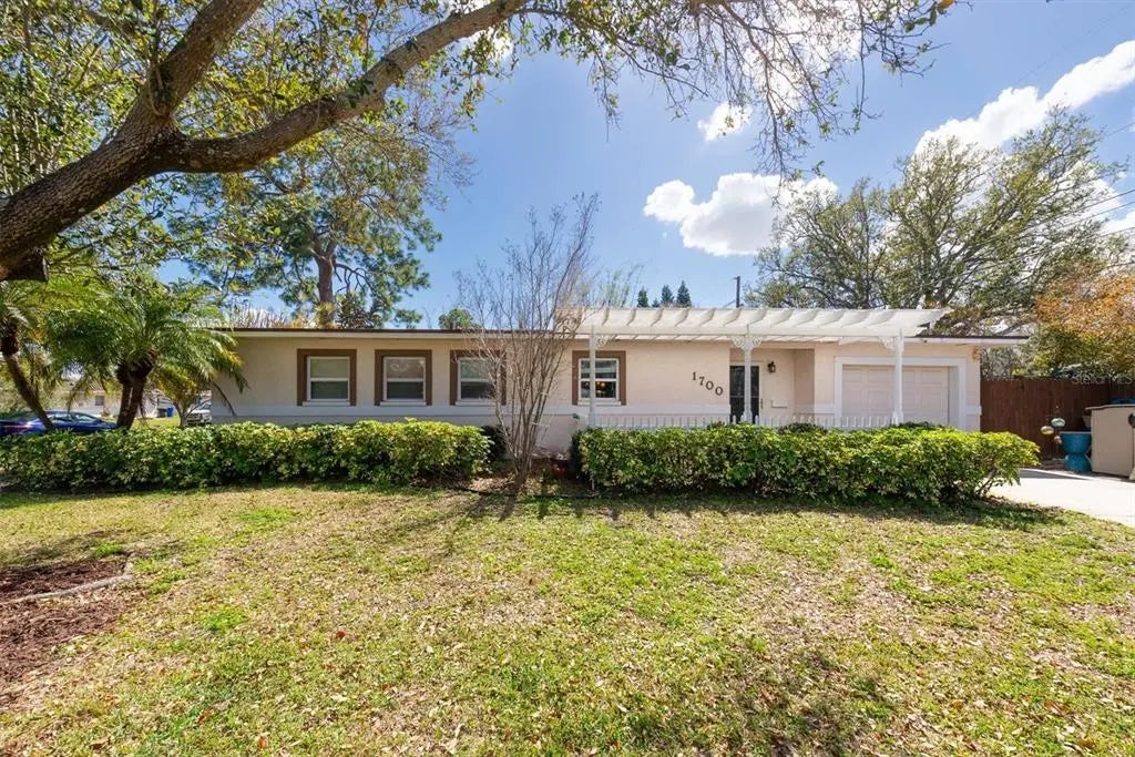 1700 74th Avenue N, ST PETERSBURG