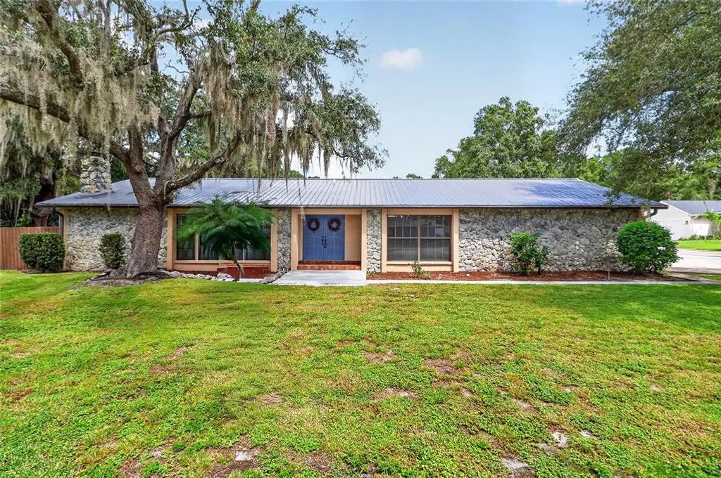 3011 Lake Ellen Drive, TAMPA