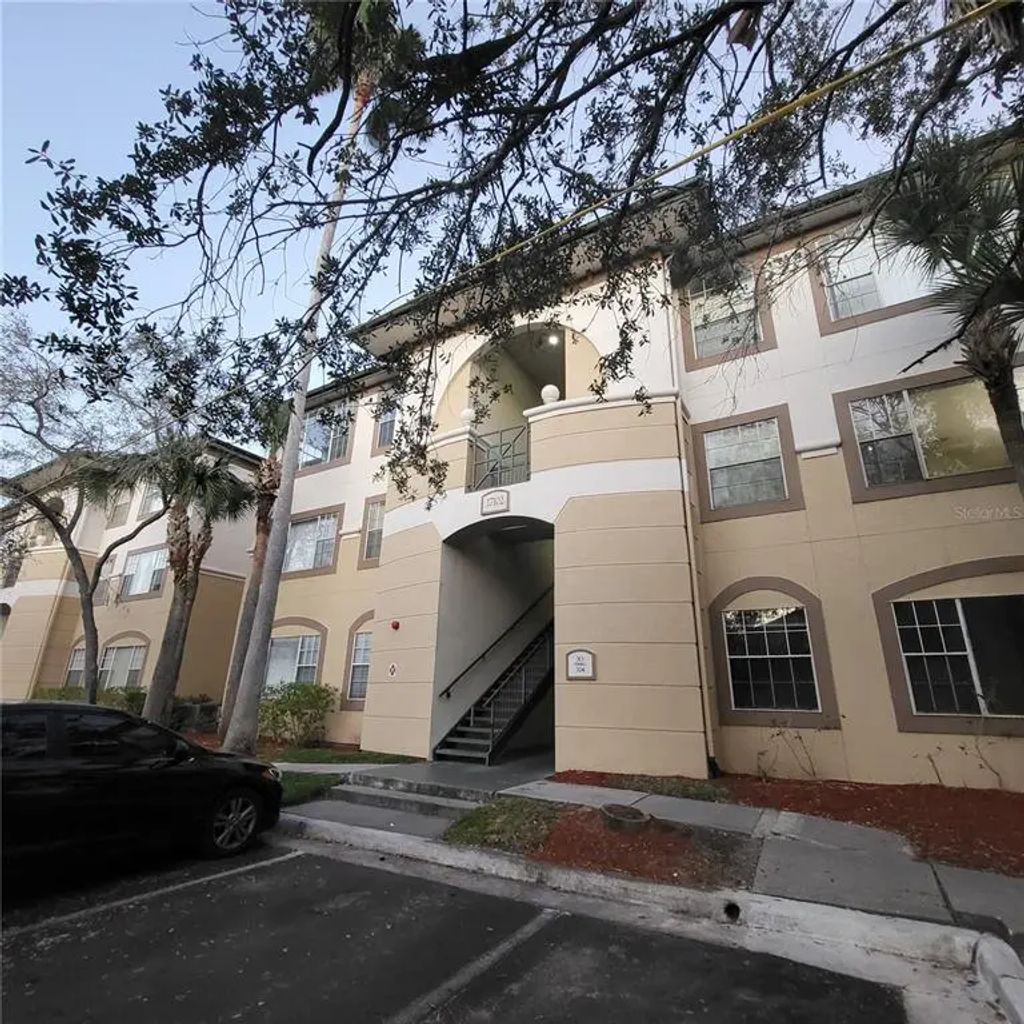 17102 Carrington Park Drive 313, TAMPA