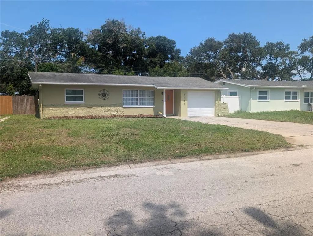 2132 Isabelle Street, LARGO
