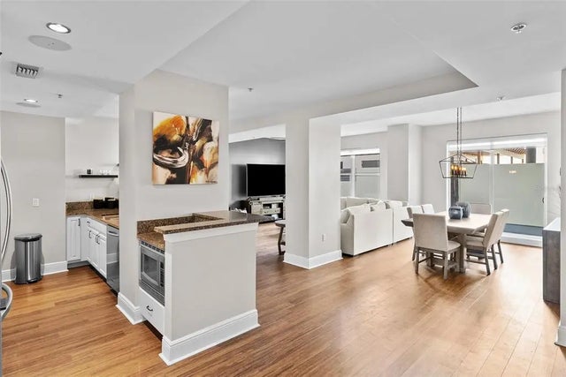 1238 E Kennedy Boulevard 402, TAMPA