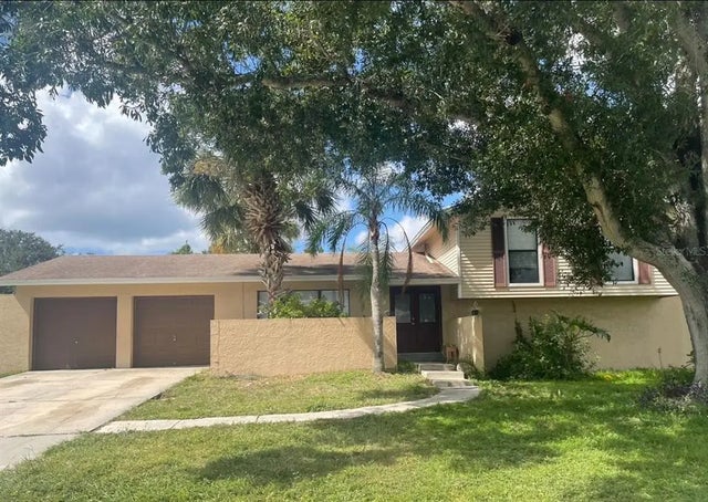 8507 Wooddale Court, TAMPA
