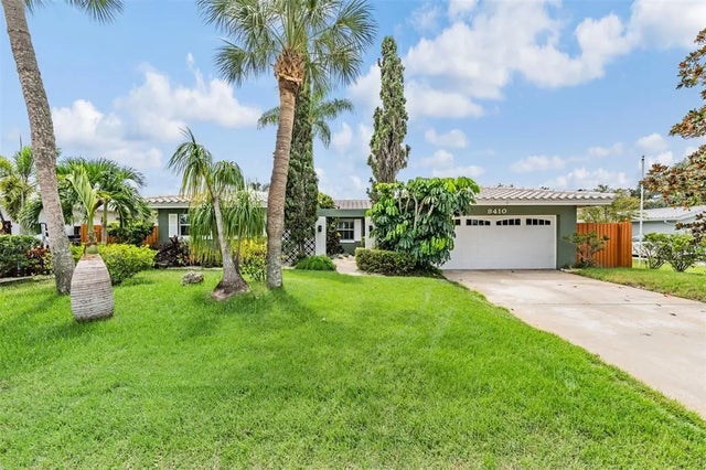 8410 Boulder Place, TAMPA