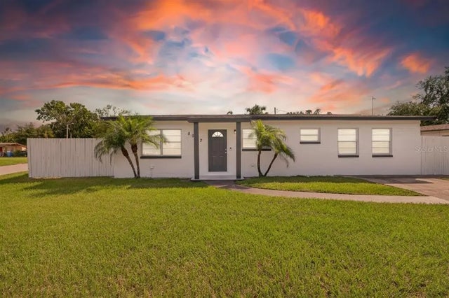 8002 Fernview Lane, TAMPA