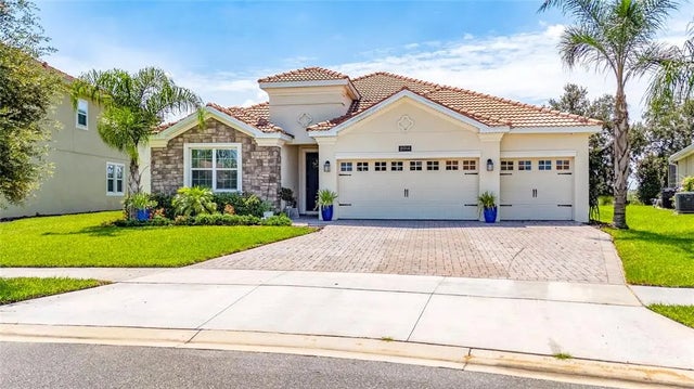 8914 Fallen Oak Drive 377, DAVENPORT