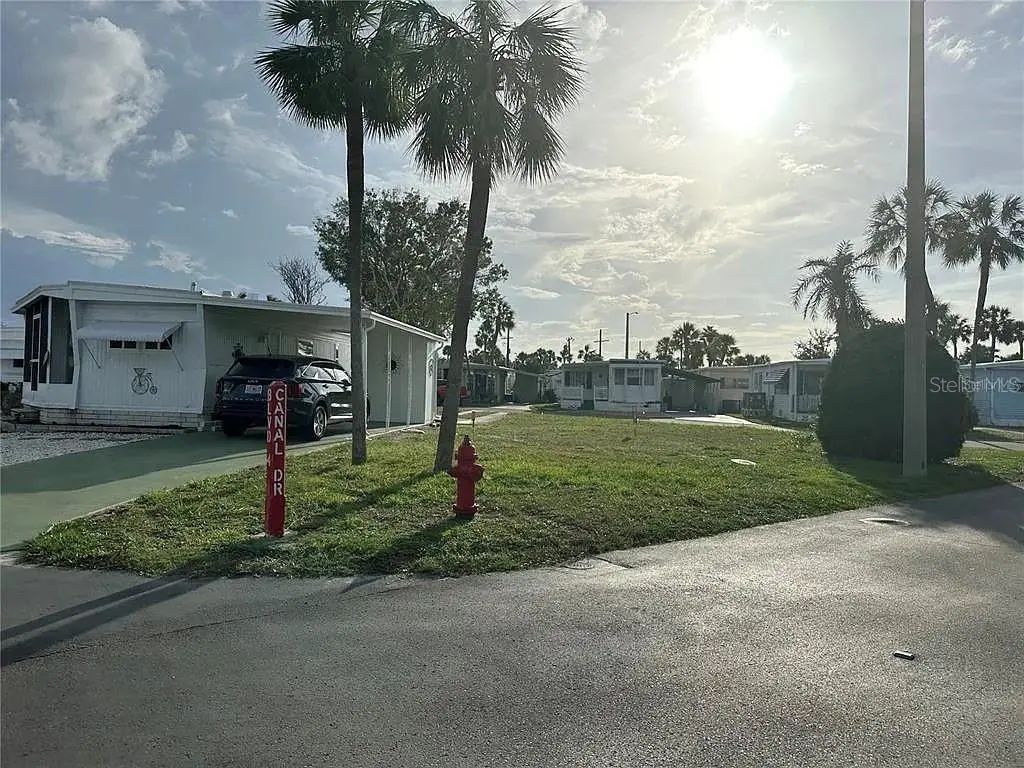 4851 W Gandy Boulevard B5l37, TAMPA