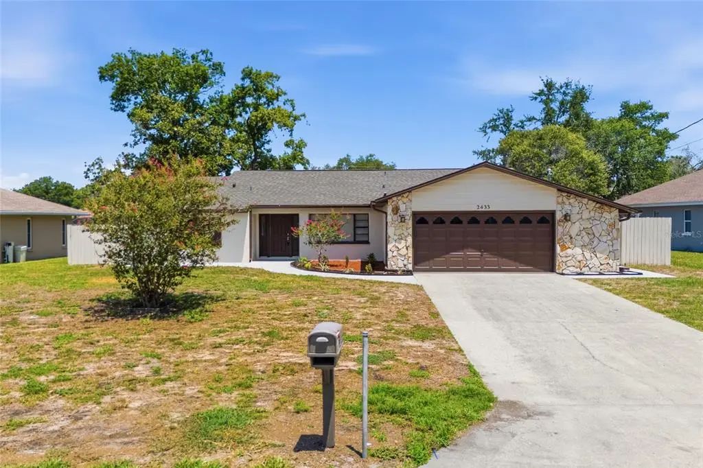 2433 Waterfall Drive, SPRING HILL
