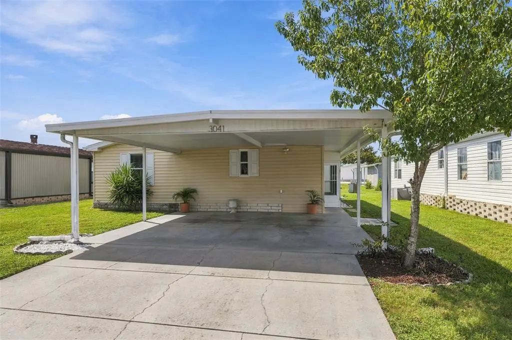 3041 Short Leaf Street, WESLEY CHAPEL