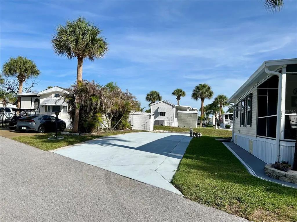 1112 Feather Lane, BOWLING GREEN