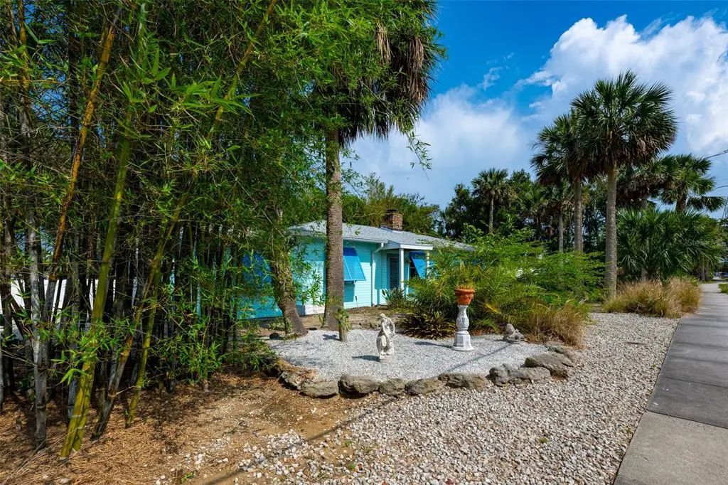 705 N Peninsula Avenue, NEW SMYRNA BEACH