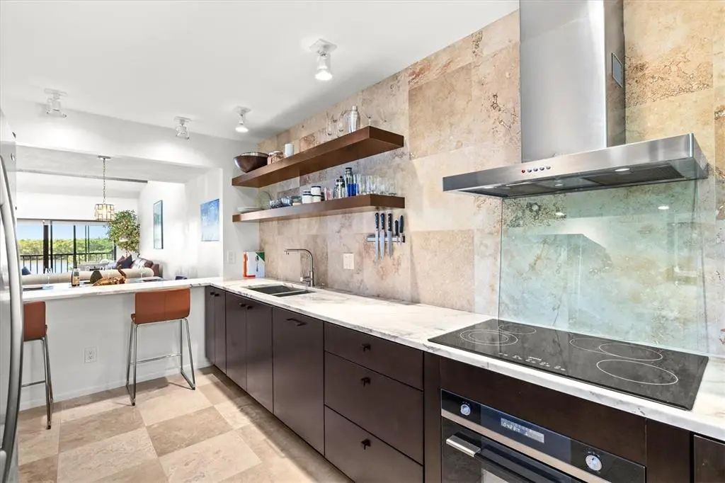 1518 Pelican Point Drive 257, SARASOTA, FL | MLS® A4709476 ...