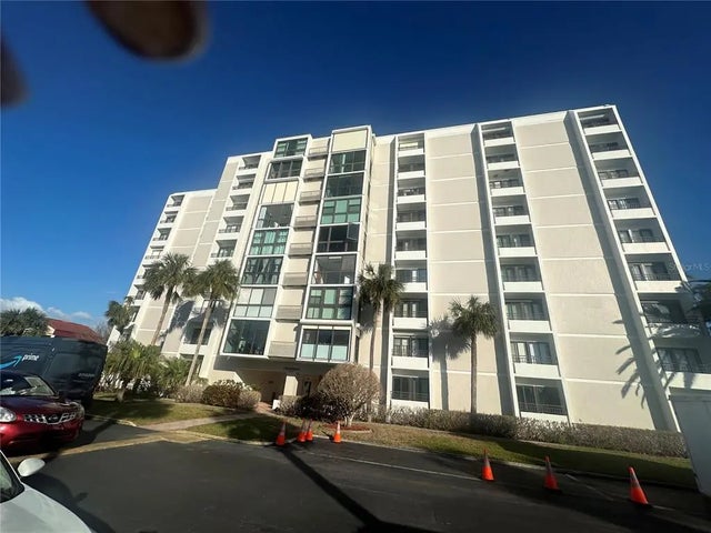 855 Bayway Boulevard 902, CLEARWATER BEACH
