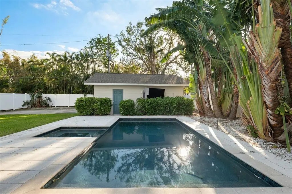 827 Snell Isle Boulevard Ne, ST PETERSBURG