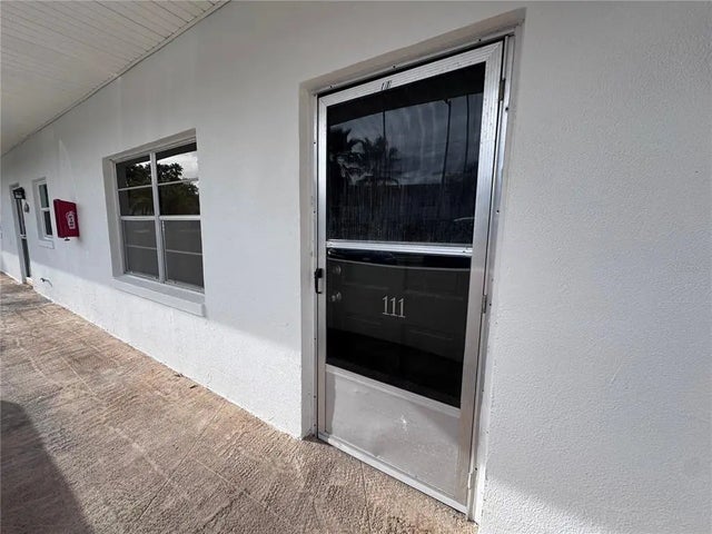 100 El Camino Drive 111, WINTER HAVEN