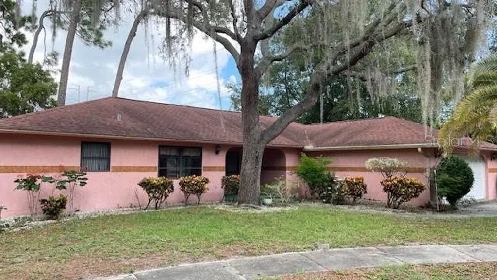 505 Village Oak Drive, TARPON SPRINGS