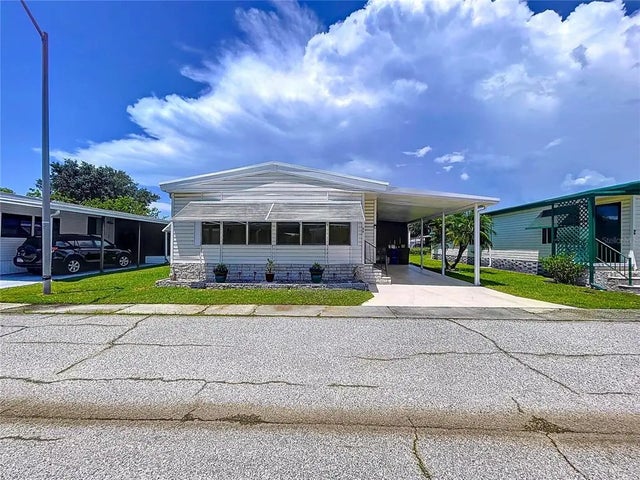 98 Dolphin Drive N, OLDSMAR