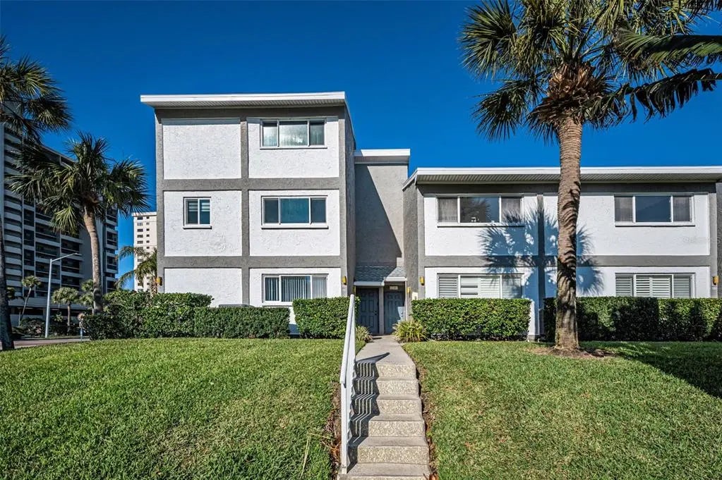 1351 Gulf Boulevard 201, CLEARWATER BEACH