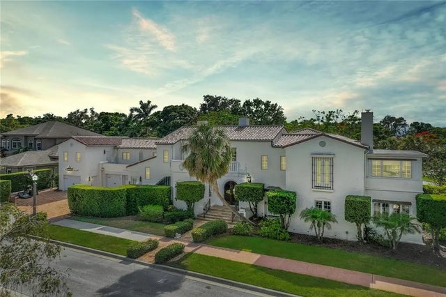 1102 Palm View Avenue, BELLEAIR