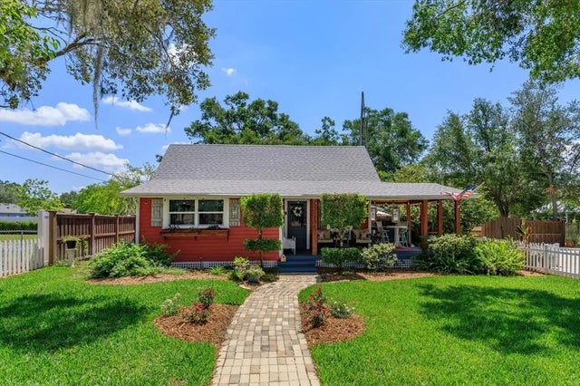 1010 North Clayton Street, MOUNT DORA