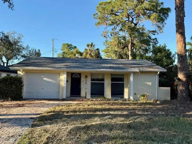 1711 Michigan Avenue Ne, ST PETERSBURG