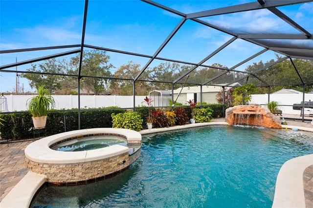 6143 Black Walnut Drive, BARTOW