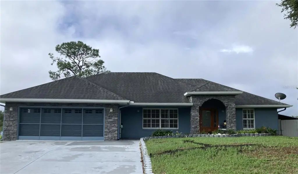 28116 Lois Drive, TAVARES