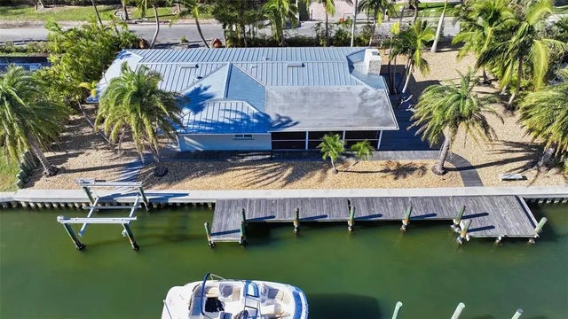 834 Jungle Queen Way, LONGBOAT KEY