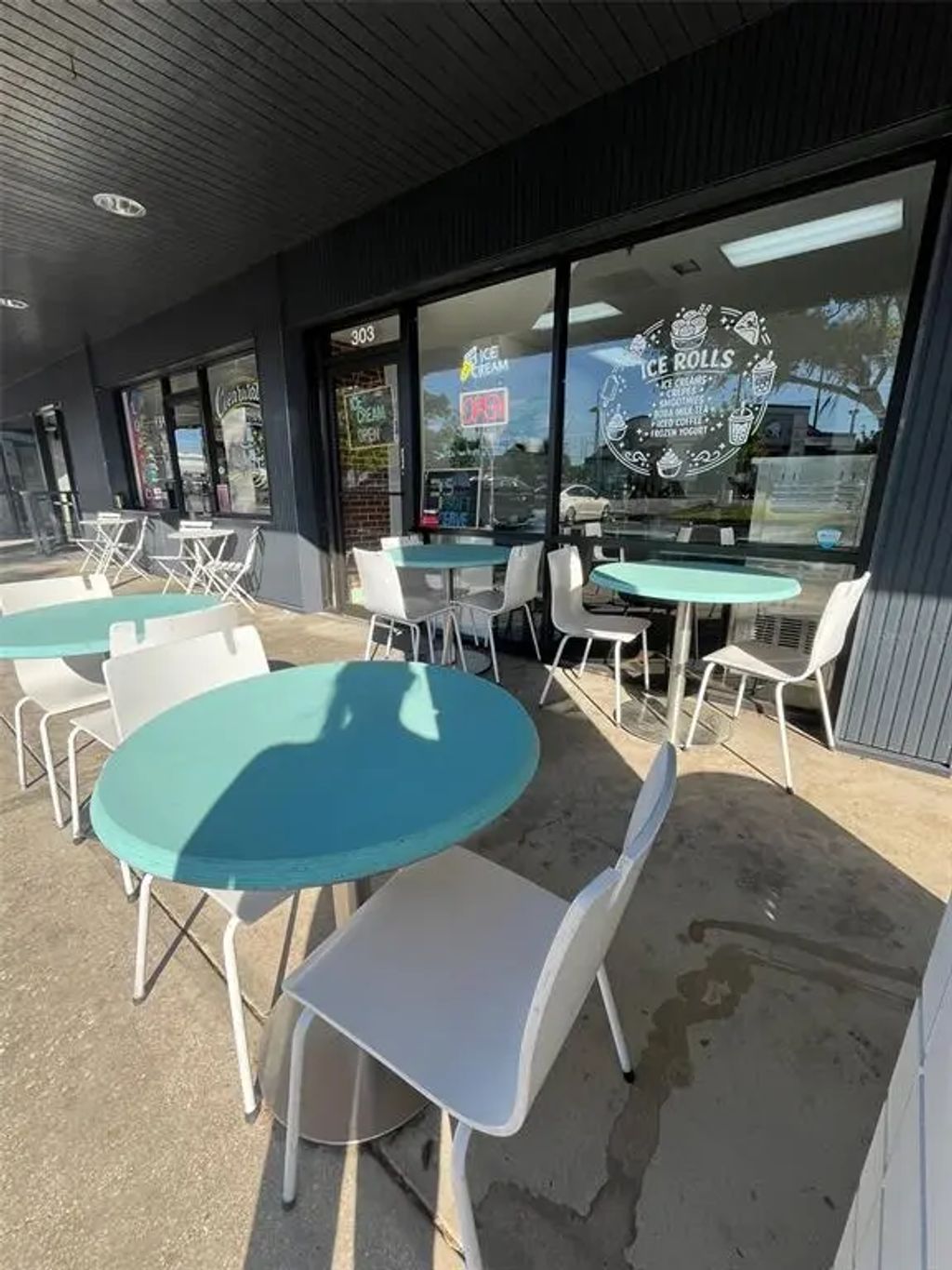 2454 Mcmullen Booth Road 303, CLEARWATER
