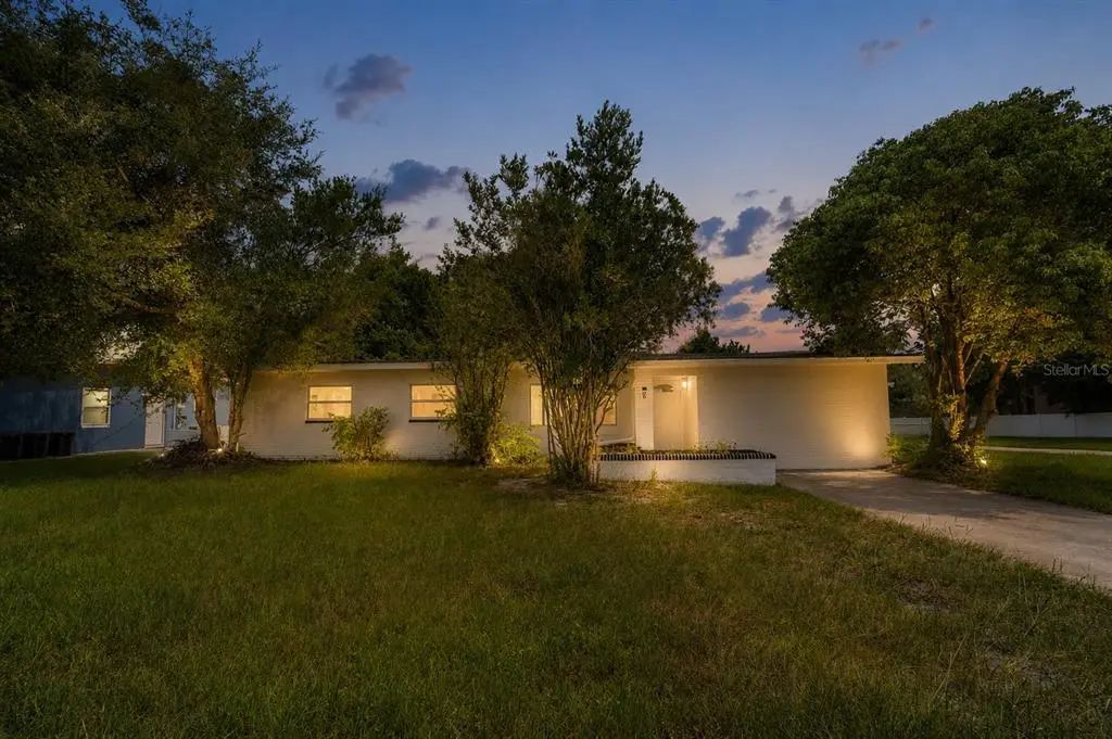 8 Flamevine Lane, DEBARY