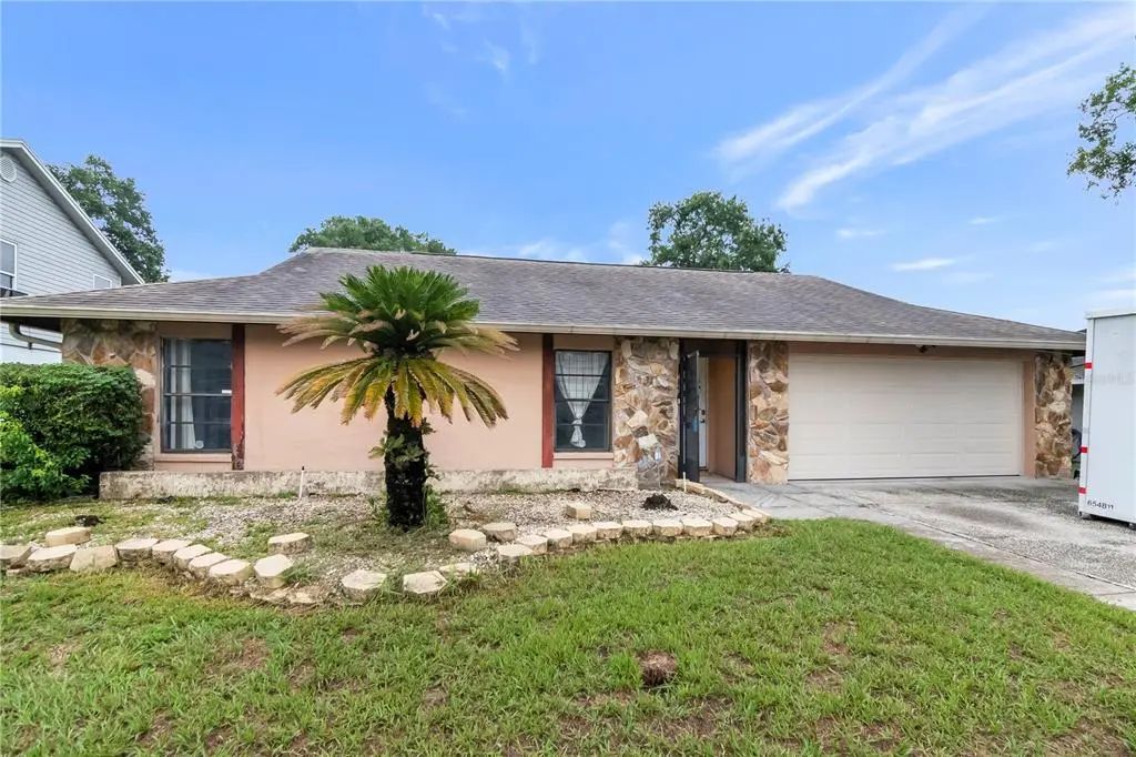 13613 Old Farm Drive, TAMPA